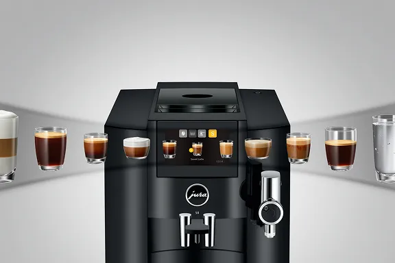 S8: JURA S8 Kaffeevollautomat in Diamond Black, die Auswahl der Kaffeespezialitäten erfolgt per Fingertipp auf dem Touchscreen